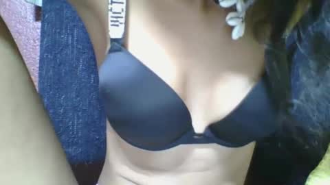 Snapshot of rosia685234 chatting on March 2025 03:08:01 AM rosia685234 online show from March 2025 03:08:01 AM