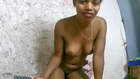 Snapshot of rosiahot1 chatting on October 2025 08:58:01 PM rosia online show from October 2025 08:58:01 PM