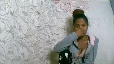 Snapshot of rosiahot1 chatting on October 2025 10:04:01 PM rosia online show from October 2025 10:04:01 PM