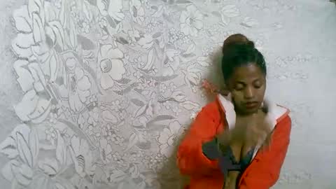 Snapshot of rosiahot1 chatting on October 2025 07:15:02 PM rosia online show from October 2025 07:15:02 PM