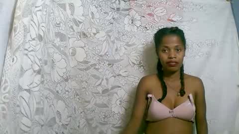 Snapshot of rosiahot1 chatting on November 2025 06:18:01 PM rosia online show from November 2025 06:18:01 PM