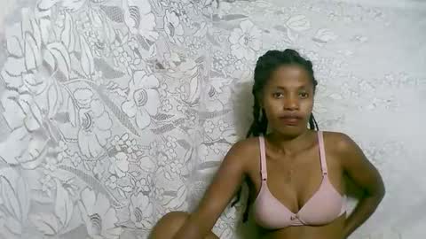 Snapshot of rosiahot1 chatting on November 2025 02:50:02 AM rosia online show from November 2025 02:50:02 AM