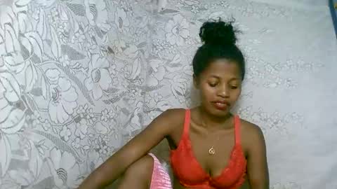 Snapshot of rosiahot1 chatting on November 2025 06:29:02 PM rosia online show from November 2025 06:29:02 PM