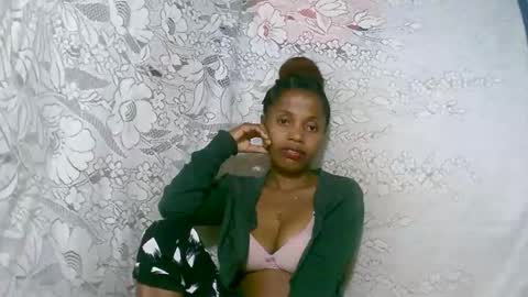 Snapshot of rosiahot1 chatting on November 2025 02:47:02 AM rosia online show from November 2025 02:47:02 AM
