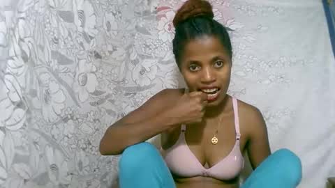 Snapshot of rosiahot1 chatting on November 2025 02:54:01 PM rosia online show from November 2025 02:54:01 PM