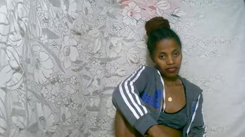 Snapshot of rosiahot1 chatting on December 2025 03:17:01 PM rosia online show from December 2025 03:17:01 PM