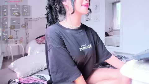 Snapshot of rosie_se chatting on January 2025 06:27:02 PM Rosieeee online show from January 2025 06:27:02 PM