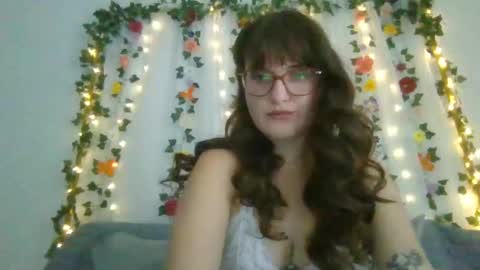 Snapshot of rosie_woods chatting on September 2025 06:42:02 PM rosie_woods online show from September 2025 06:42:02 PM
