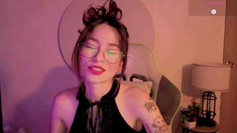 Snapshot of rosse_98_ chatting on June 2026 02:14:01 PM Miss Rosse online show from June 2026 02:14:01 PM