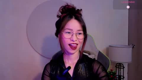 Snapshot of rosse_98_ chatting on June 2026 03:18:01 PM Miss Rosse online show from June 2026 03:18:01 PM