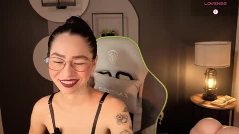 Snapshot of rosse_98_ chatting on July 2026 02:56:02 PM Miss Rosse online show from July 2026 02:56:02 PM