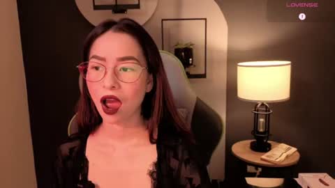 Snapshot of rosse_98_ chatting on July 2026 02:24:02 PM Miss Rosse online show from July 2026 02:24:02 PM