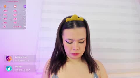 Snapshot of rosse_amyy chatting on January 2025 11:12:02 AM online show from January 2025 11:12:02 AM