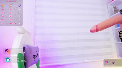 Snapshot of rosse_amyy chatting on January 2025 11:13:02 AM online show from January 2025 11:13:02 AM