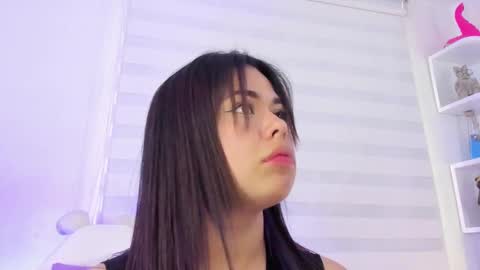 Snapshot of rosse_amyy chatting on February 2025 10:20:01 PM online show from February 2025 10:20:01 PM