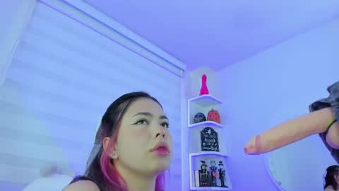 Snapshot of rosse_amyy chatting on September 2025 12:07:01 PM online show from September 2025 12:07:01 PM