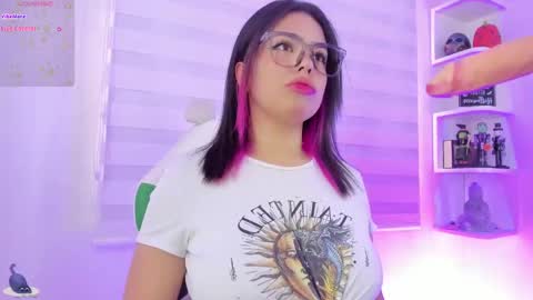 Snapshot of rosse_amyy chatting on September 2025 12:19:01 PM online show from September 2025 12:19:01 PM