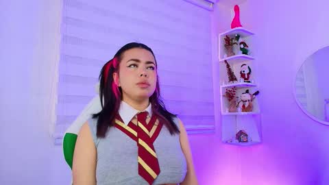 Snapshot of rosse_amyy chatting on November 2025 11:43:02 AM online show from November 2025 11:43:02 AM