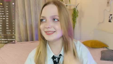 Im Luna online show from May 2026 01:57:16 AM