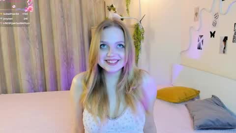 Im Luna online show from May 2026 09:12:02 PM
