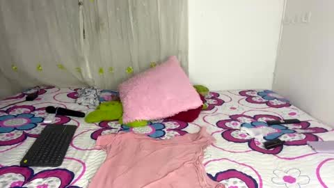 Snapshot of rousemilf4u chatting on February 2025 05:23:02 AM rouse online show from February 2025 05:23:02 AM