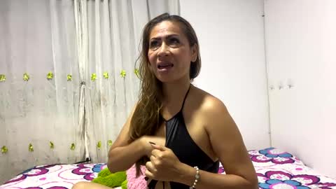 Snapshot of rousemilf4u chatting on February 2025 09:21:01 AM rouse online show from February 2025 09:21:01 AM