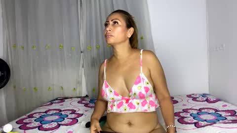 Snapshot of rousemilf4u chatting on March 2025 09:03:02 AM rouse online show from March 2025 09:03:02 AM