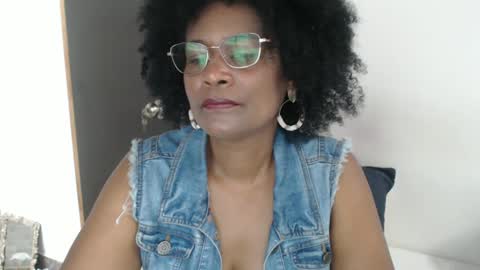 luxa online show from February 2025 03:42:01 PM