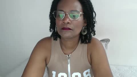 luxa online show from March 2025 04:10:01 PM