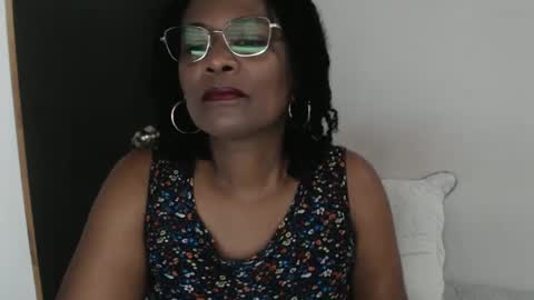 luxa online show from March 2025 12:55:02 PM