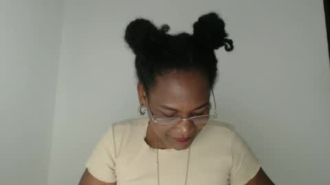 luxa online show from September 2025 08:08:01 PM