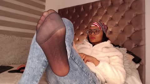 Rouss marie henao  online show from October 2025 01:40:01 AM