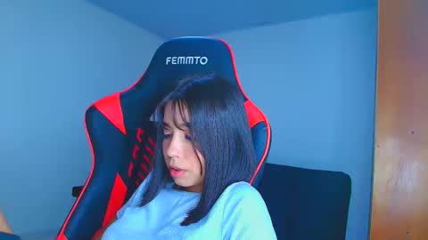 Snapshot of rousse_violet chatting on November 2025 12:00:01 AM rousse_violet online show from November 2025 12:00:01 AM