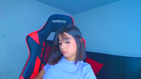 Snapshot of rousse_violet chatting on November 2025 10:42:01 PM rousse_violet online show from November 2025 10:42:01 PM