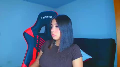 Snapshot of rousse_violet chatting on December 2025 01:54:01 AM rousse_violet online show from December 2025 01:54:01 AM