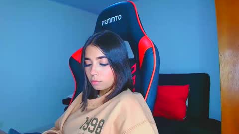 rousse_violet online show from January 2026 01:53:02 AM