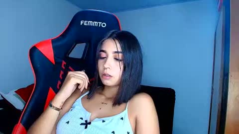 rousse_violet online show from April 2026 01:10:02 AM