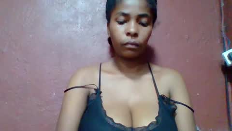 rovaelyah online show from April 2026 02:44:01 PM