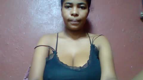 rovaelyah online show from May 2026 02:20:02 AM