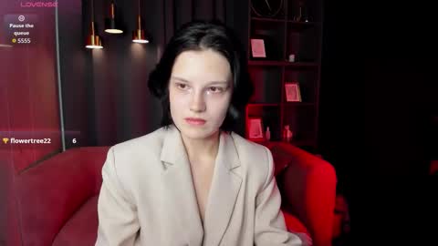 Snapshot of rowenmoon chatting on December 2025 02:23:02 PM rowenmoon online show from December 2025 02:23:02 PM