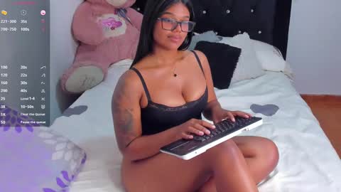 Snapshot of rox851528 chatting on November 2025 02:10:02 AM Rox online show from November 2025 02:10:02 AM