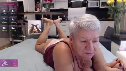 Roxana online show from November 2025 02:27:02 PM