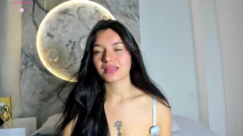 roxanaborns online show from November 2025 12:58:02 PM