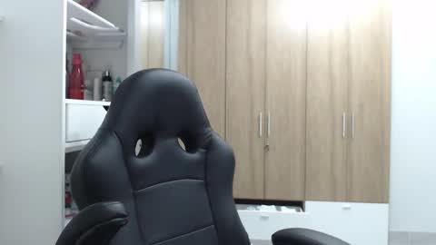 Snapshot of roxanalove7 chatting on December 2024 01:59:02 AM Roxana online show from December 2024 01:59:02 AM