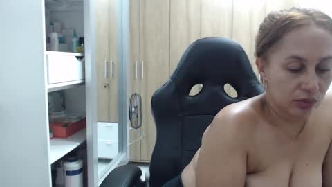 Snapshot of roxanalove7 chatting on December 2024 12:34:02 AM Roxana online show from December 2024 12:34:02 AM