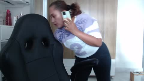 Snapshot of roxanalove7 chatting on January 2025 09:58:01 PM Roxana online show from January 2025 09:58:01 PM