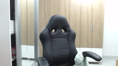 Snapshot of roxanalove7 chatting on February 2025 01:27:02 AM Roxana online show from February 2025 01:27:02 AM