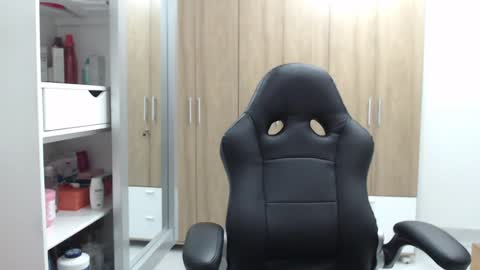 Snapshot of roxanalove7 chatting on February 2025 12:20:02 AM Roxana online show from February 2025 12:20:02 AM