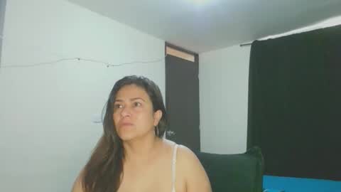 roxanasexy2025 online show from October 2025 12:12:02 PM