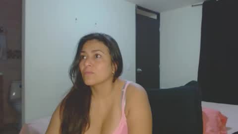 roxanasexy2025 online show from November 2025 12:17:01 PM